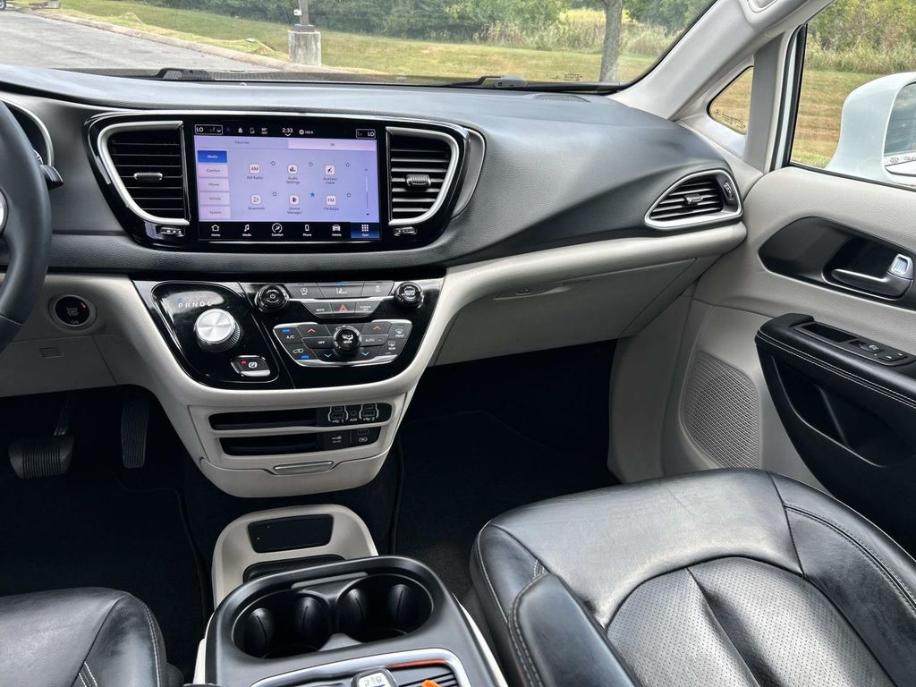 Used 2022 Chrysler Pacifica Van
