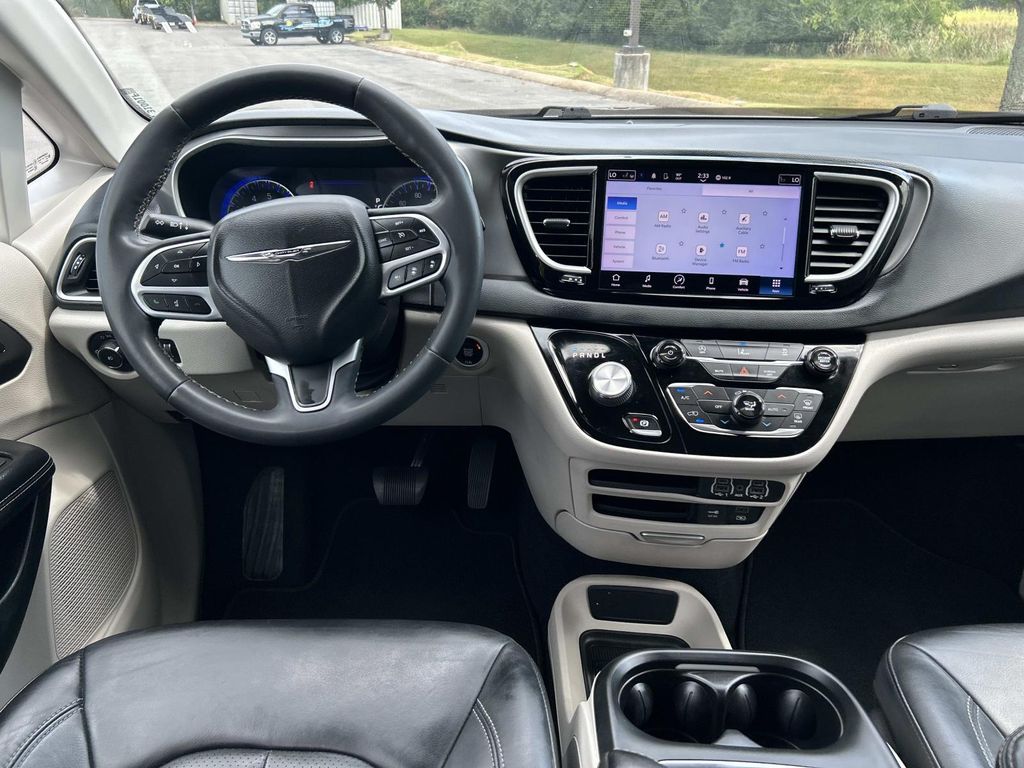 Used 2022 Chrysler Pacifica Van