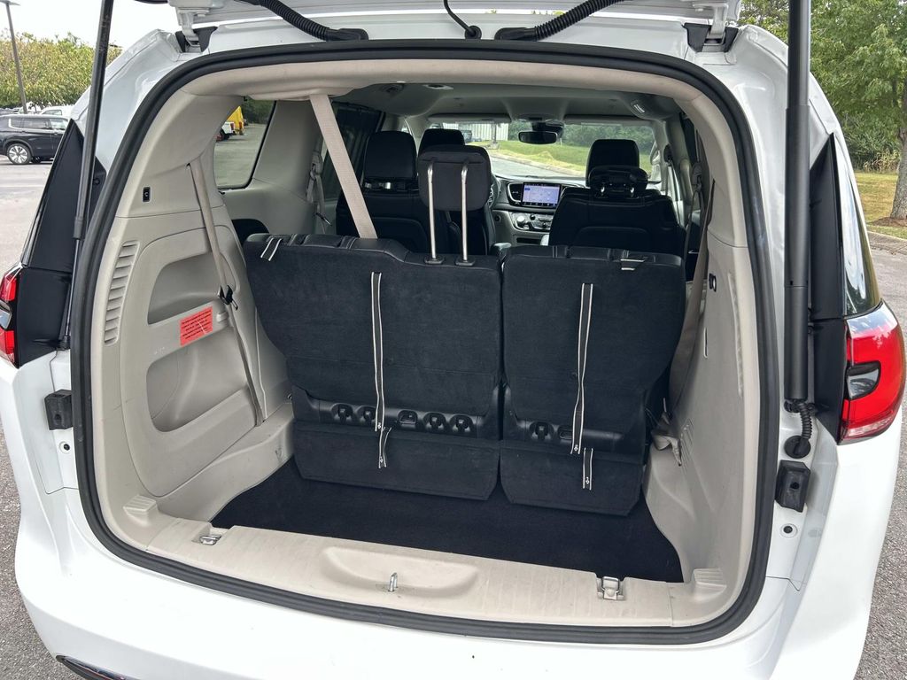 Used 2022 Chrysler Pacifica Van