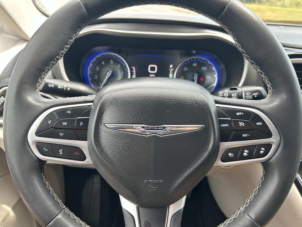 Used 2022 Chrysler Pacifica Van