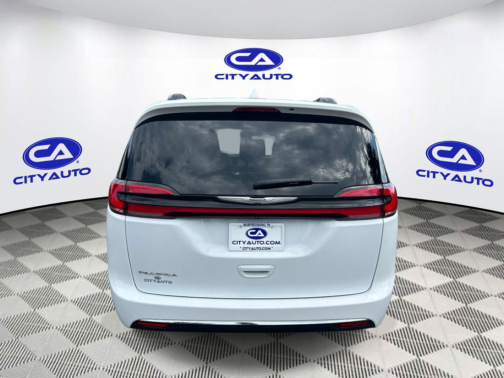 Used 2022 Chrysler Pacifica Van