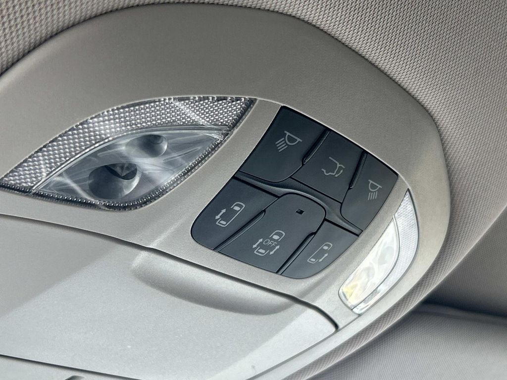 Used 2022 Chrysler Pacifica Van