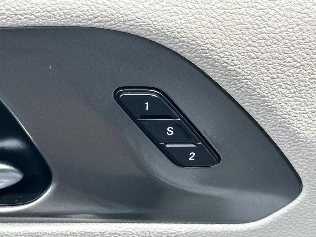 Used 2022 Chrysler Pacifica Van