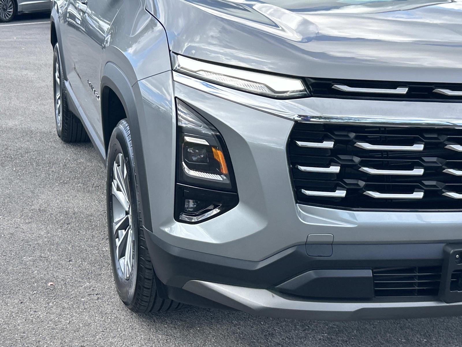 Vehicle photo 11