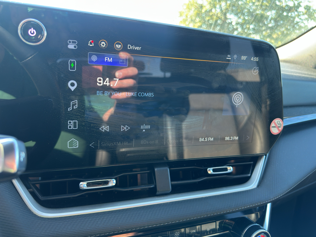 Vehicle photo 23