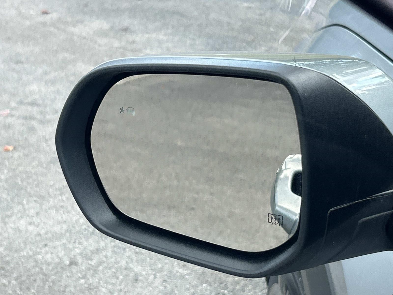 Vehicle photo 20