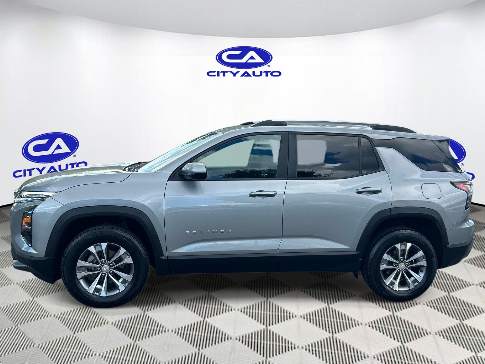 Vehicle photo 7