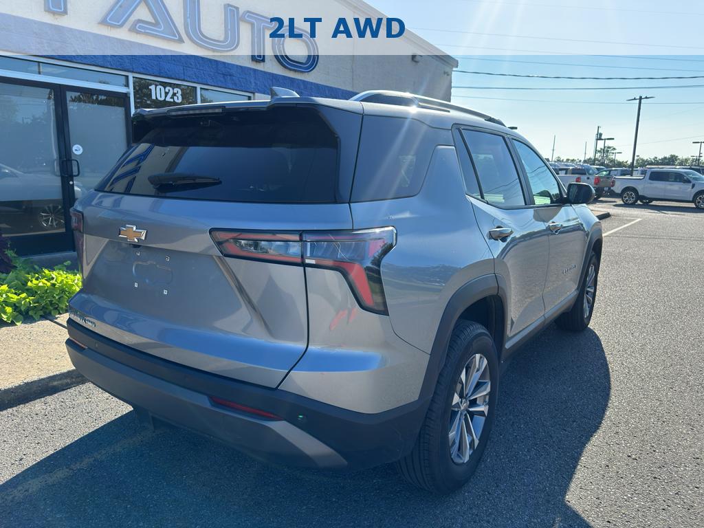 Vehicle photo 4