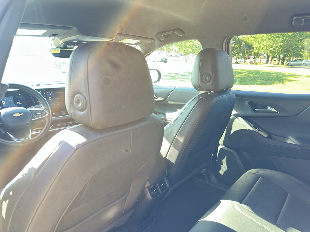 Vehicle photo 16