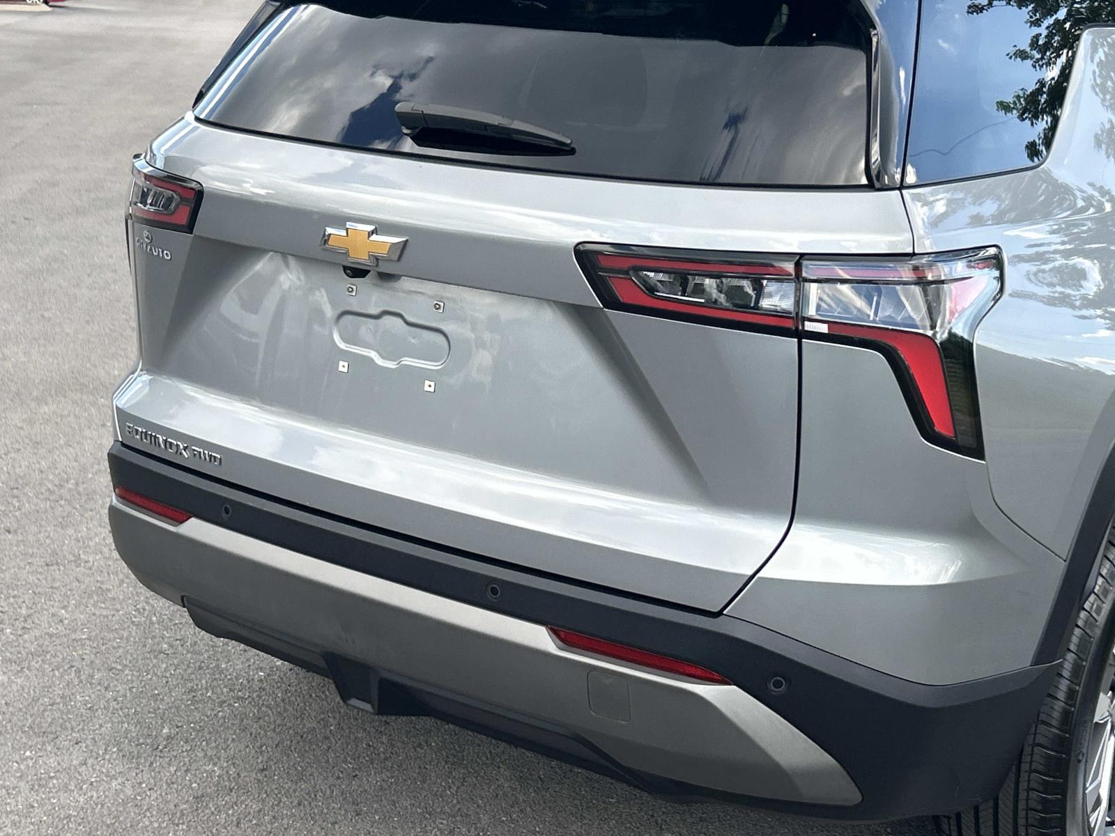 Vehicle photo 13