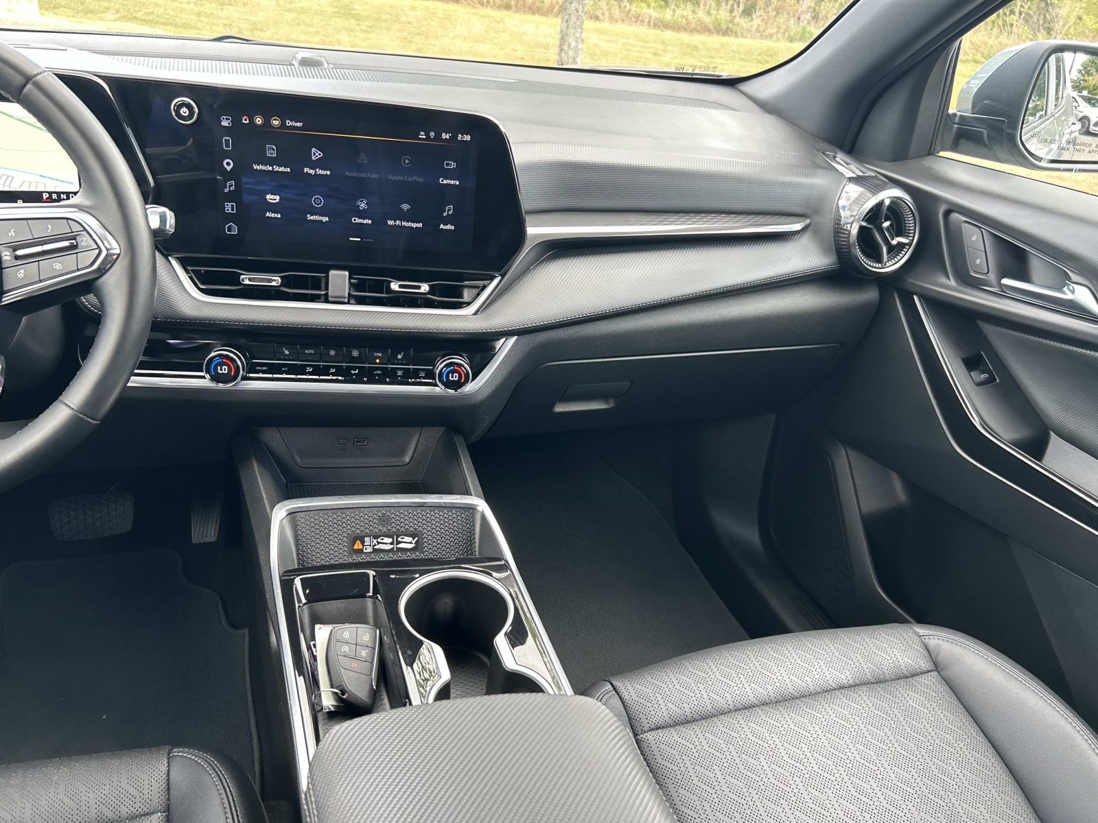Vehicle photo 23