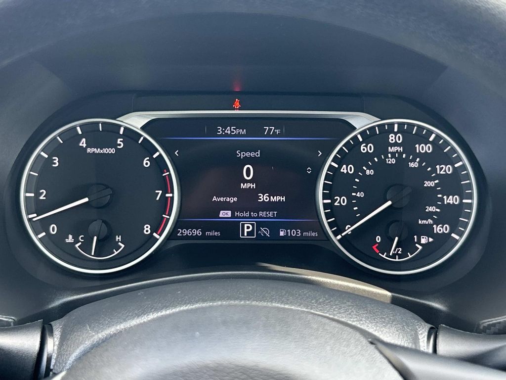 Vehicle photo 33