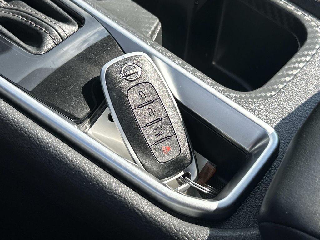 Vehicle photo 31