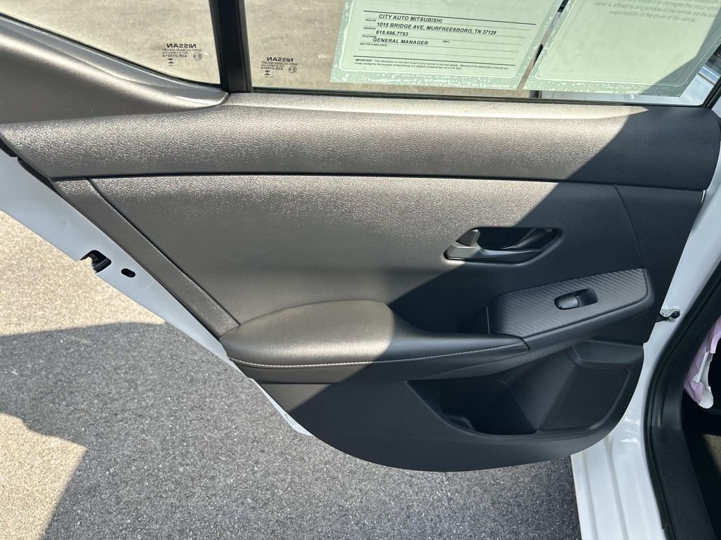 Vehicle photo 22