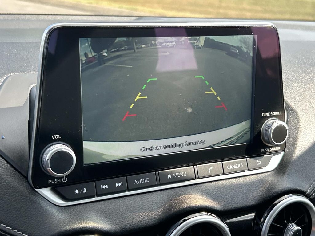 Vehicle photo 28