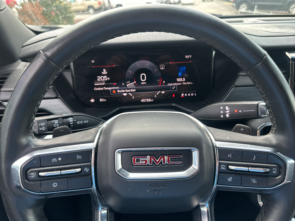 Vehicle photo 25