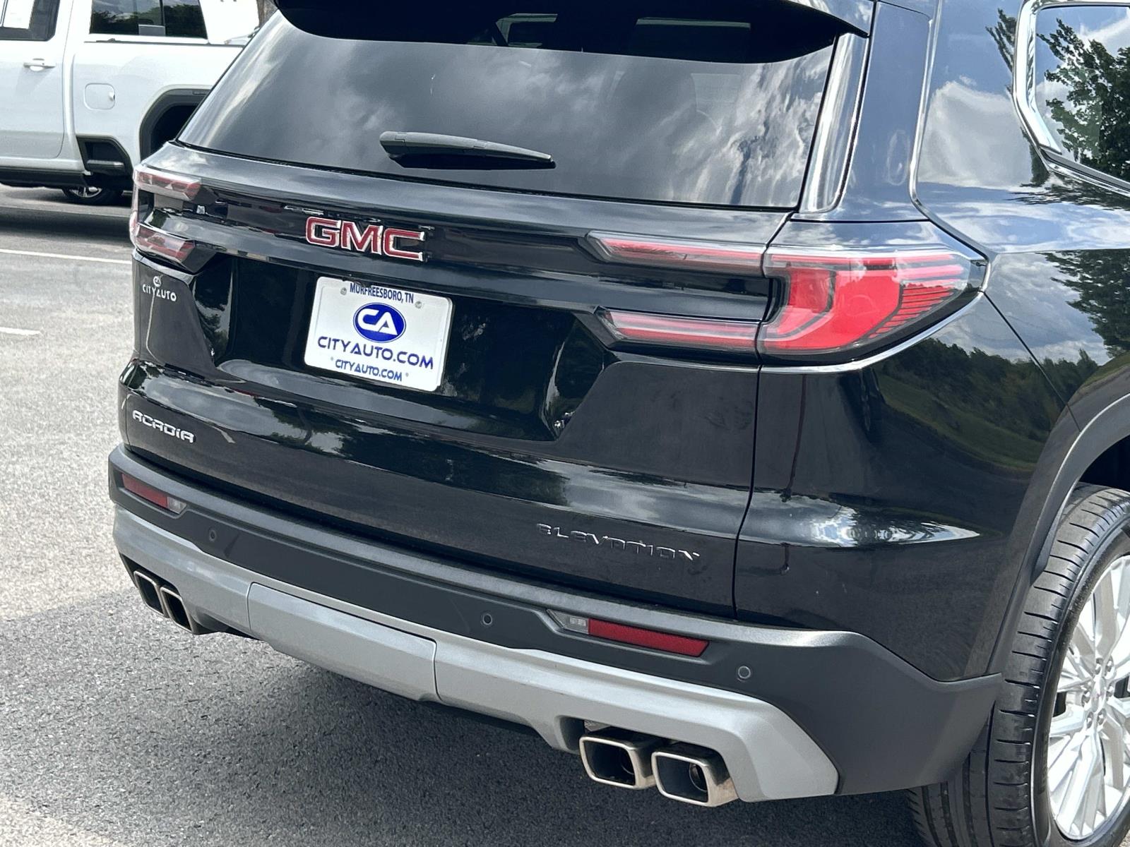 Used 2024 GMC Acadia SUV