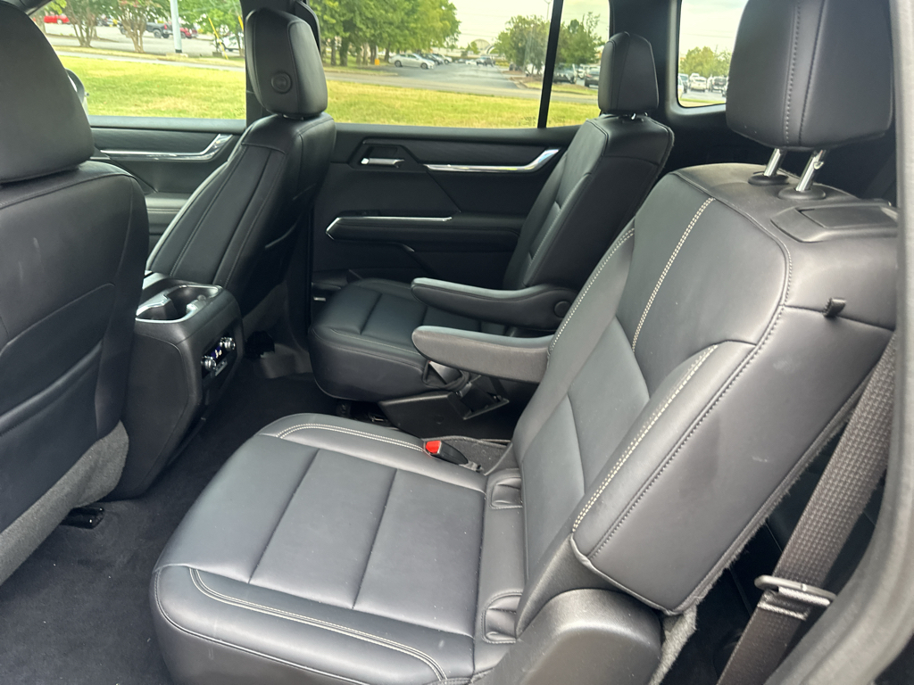 Vehicle photo 18