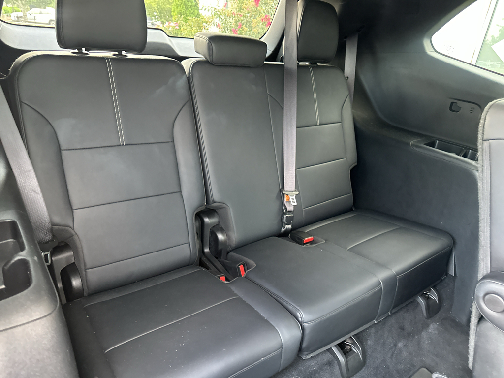 Vehicle photo 16