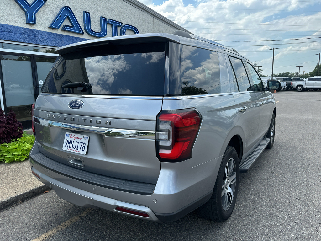 Vehicle photo 4