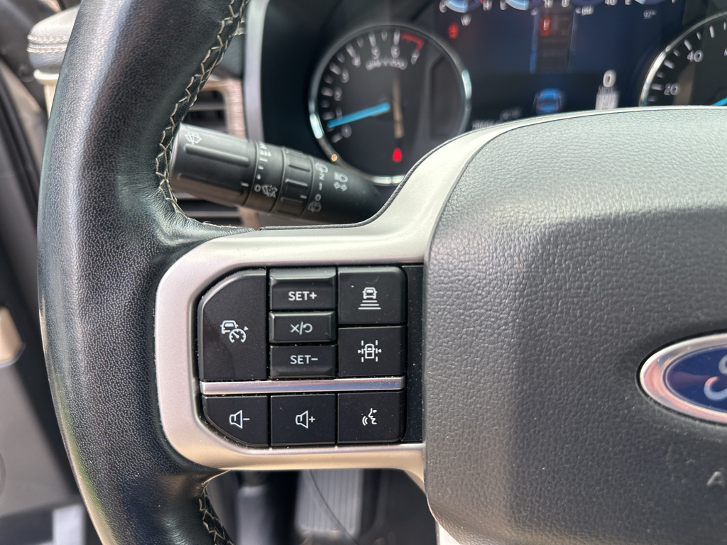Vehicle photo 25