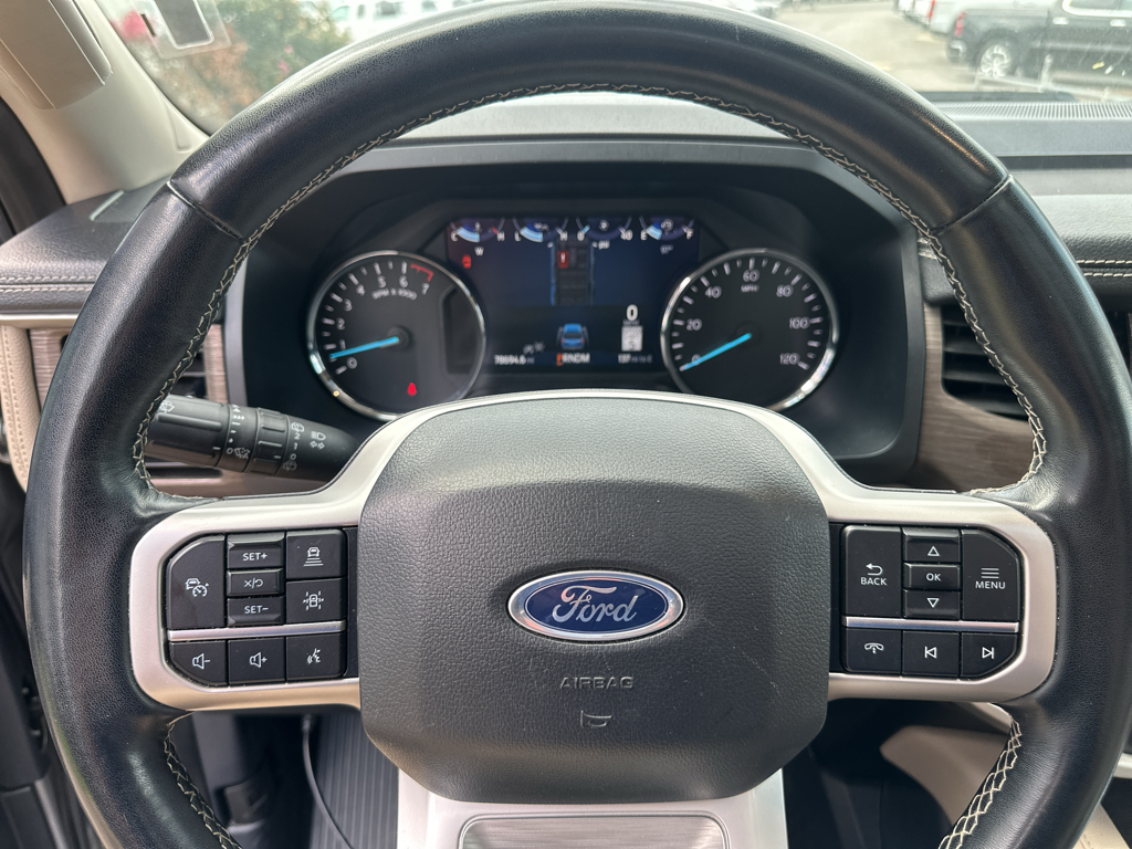 Vehicle photo 24