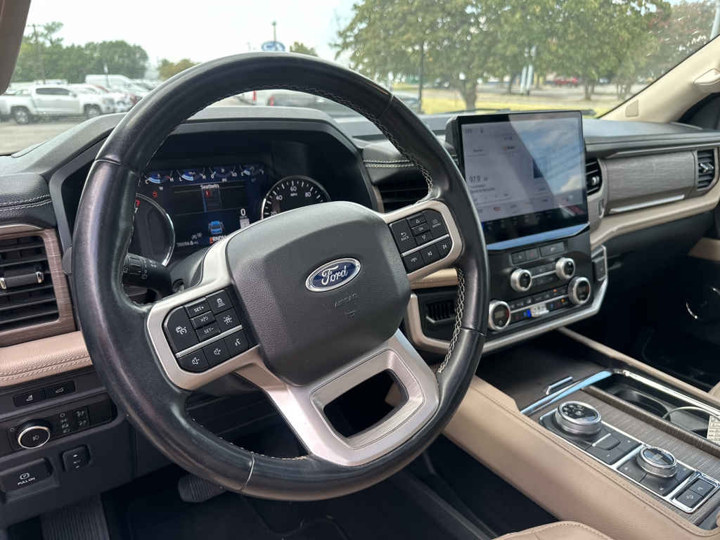 Vehicle photo 21