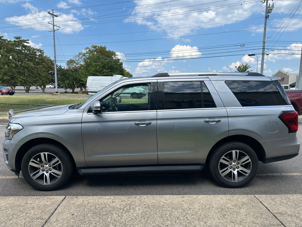 Vehicle photo 7