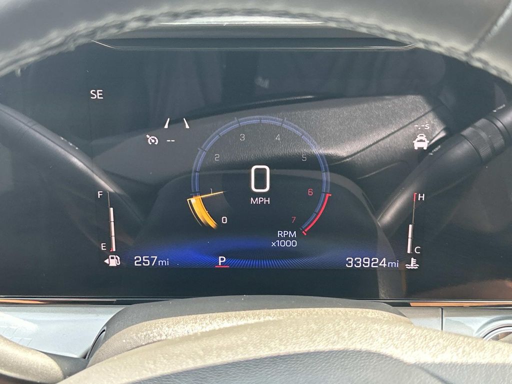 Vehicle photo 37