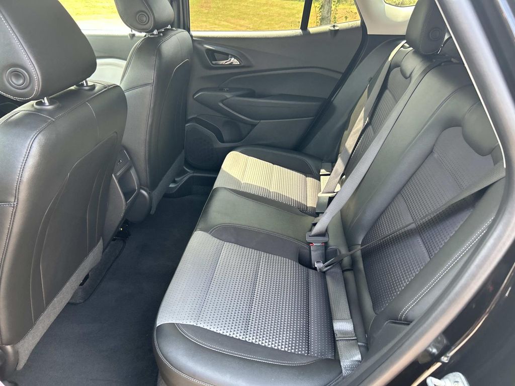 Vehicle photo 22