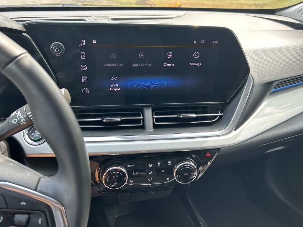 Vehicle photo 27