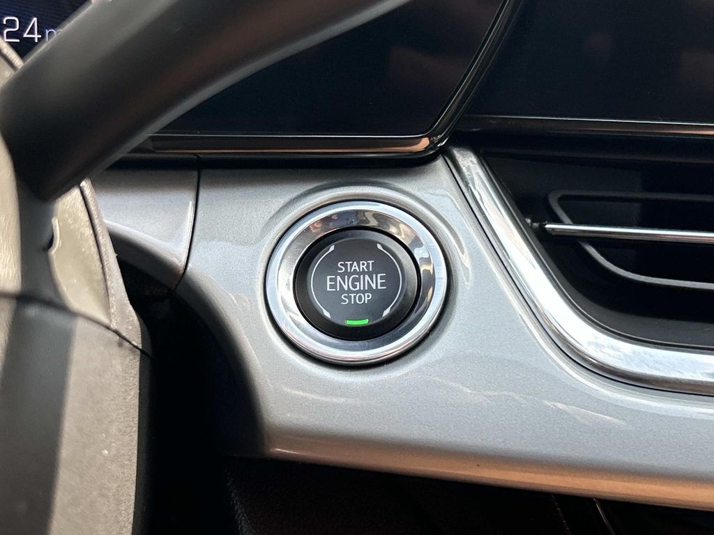 Vehicle photo 36