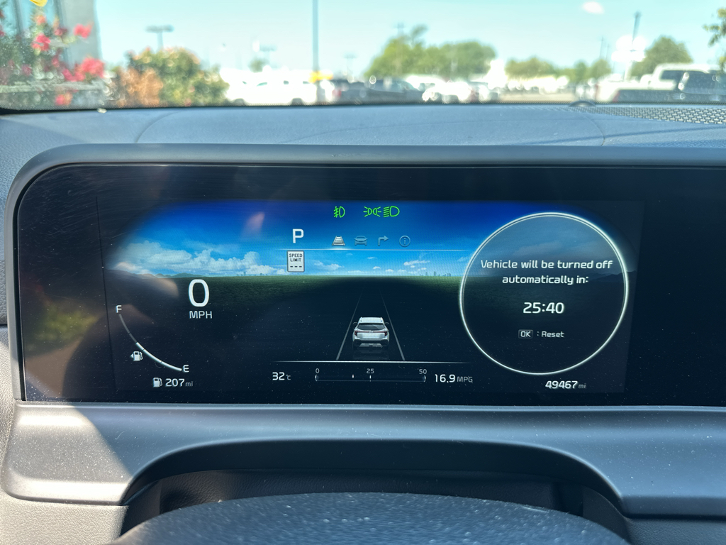 Vehicle photo 26