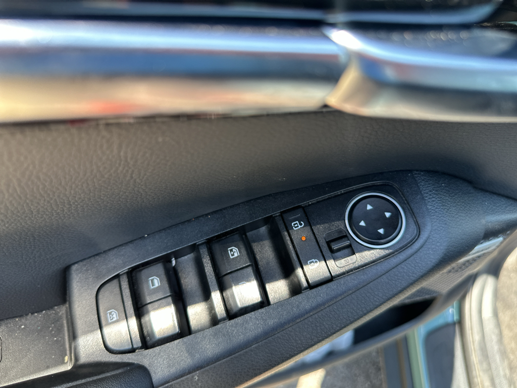 Vehicle photo 21