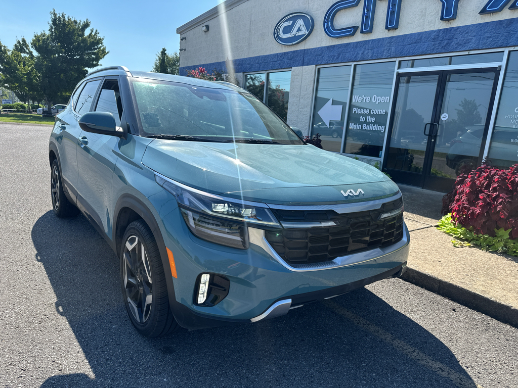 Vehicle photo 2