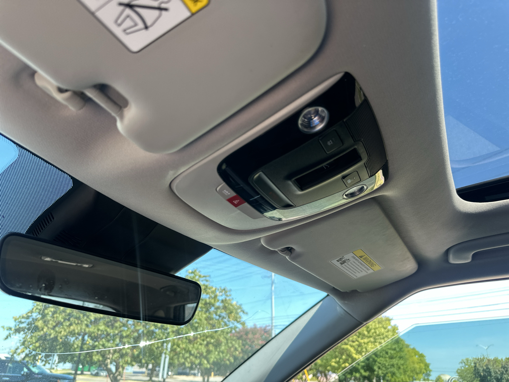 Vehicle photo 31