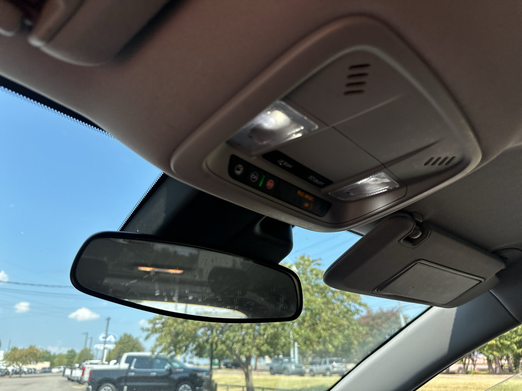 Vehicle photo 31