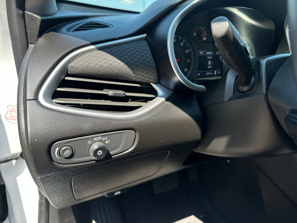Vehicle photo 21