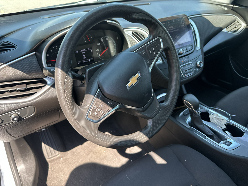 Vehicle photo 19