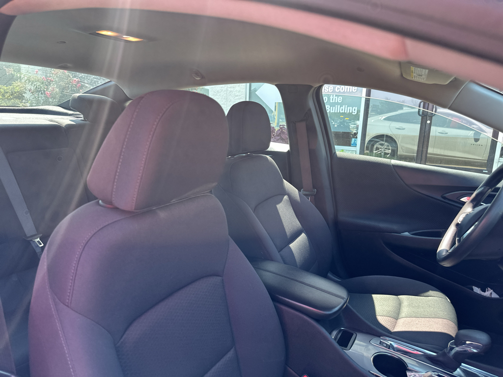 Vehicle photo 12