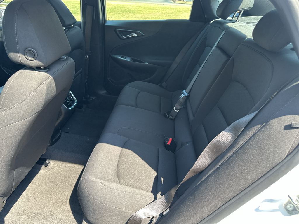 Vehicle photo 16
