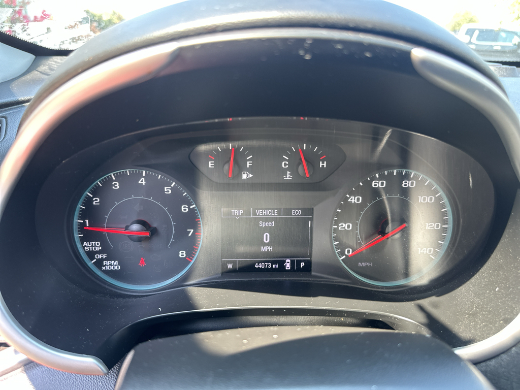 Vehicle photo 25
