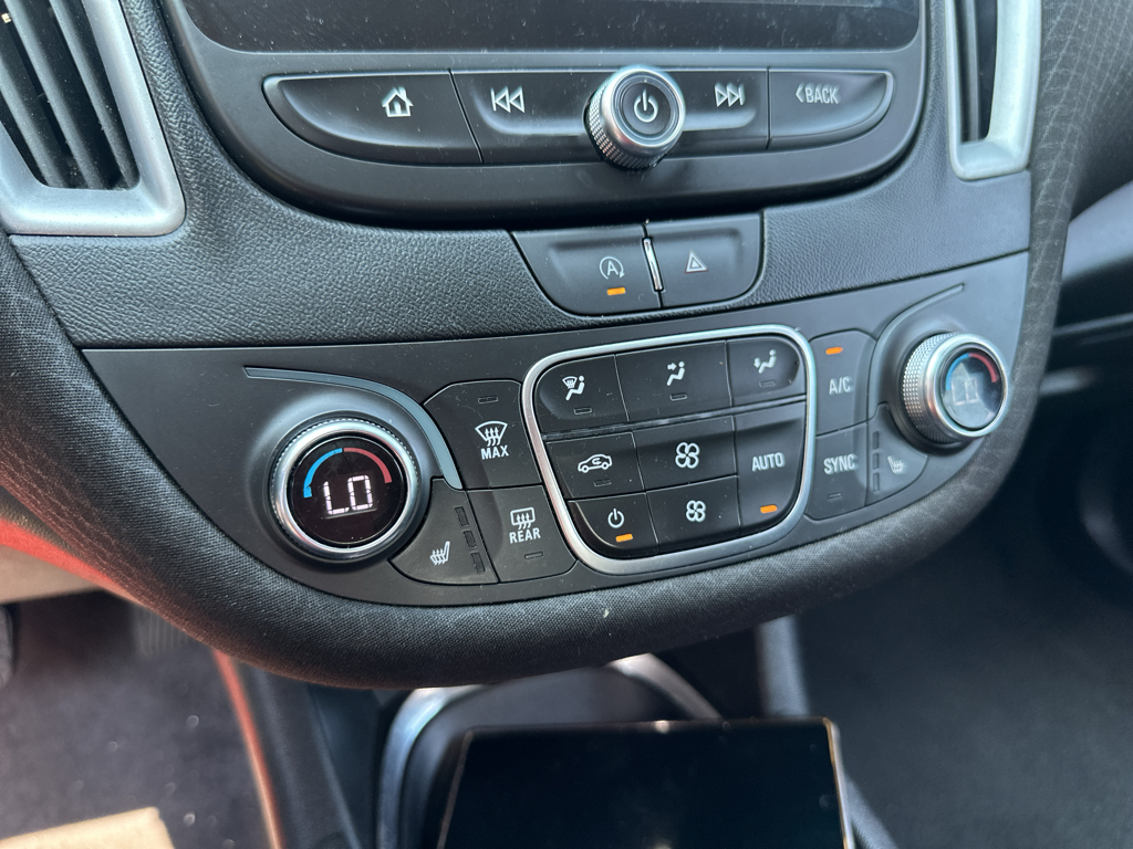 Vehicle photo 29