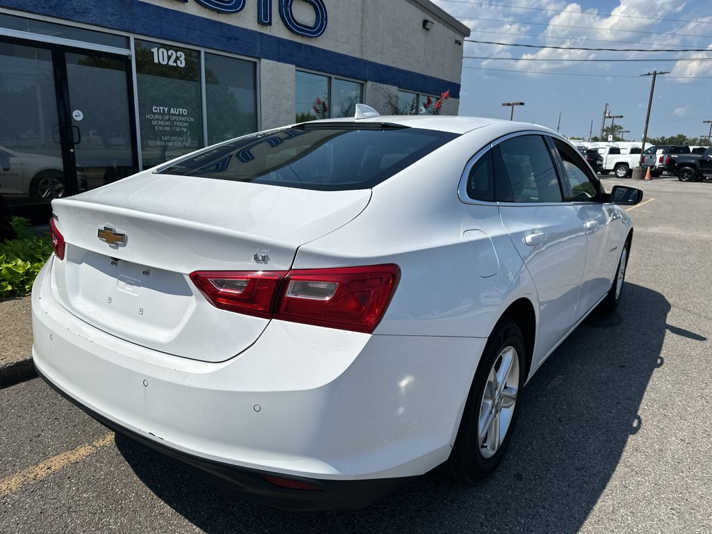 Vehicle photo 4
