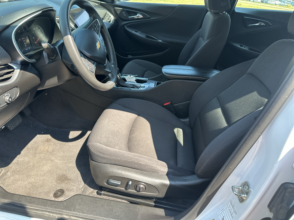 Vehicle photo 18