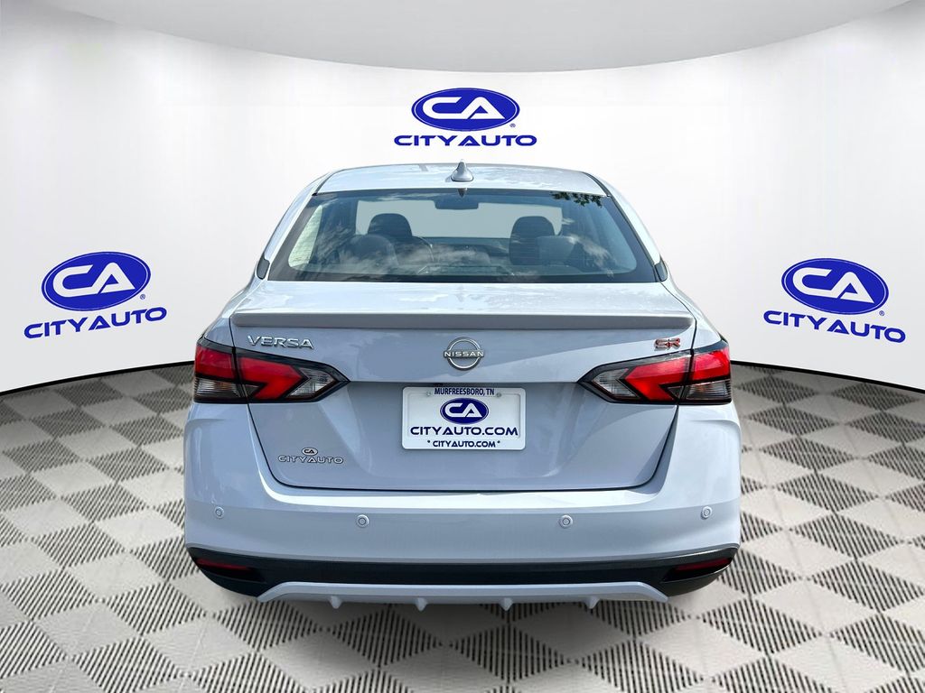 Vehicle photo 4