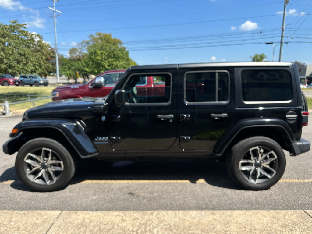 Vehicle photo 7