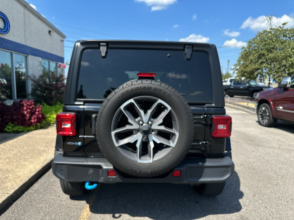 Vehicle photo 5