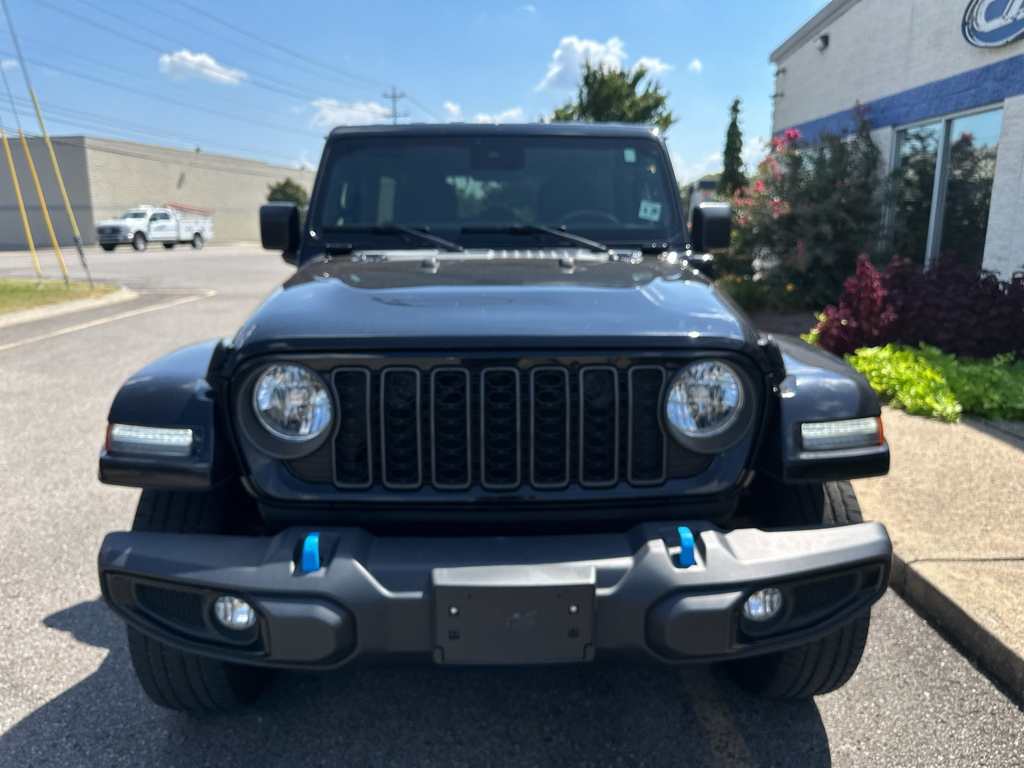 Vehicle photo 9