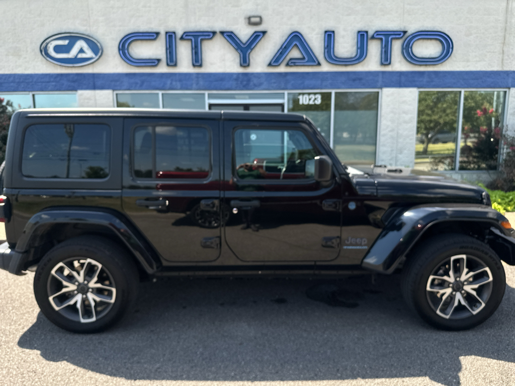 Vehicle photo 3